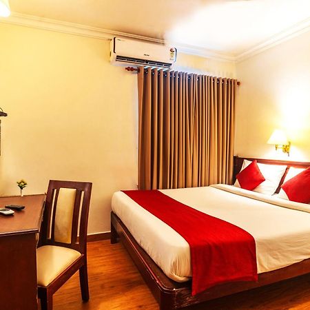 Hotel Archana Inn Kochi Buitenkant foto