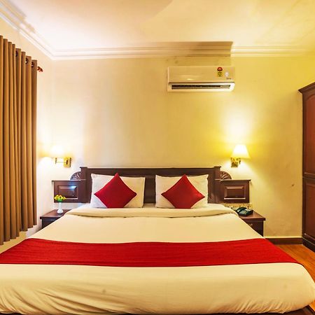 Hotel Archana Inn Kochi Buitenkant foto