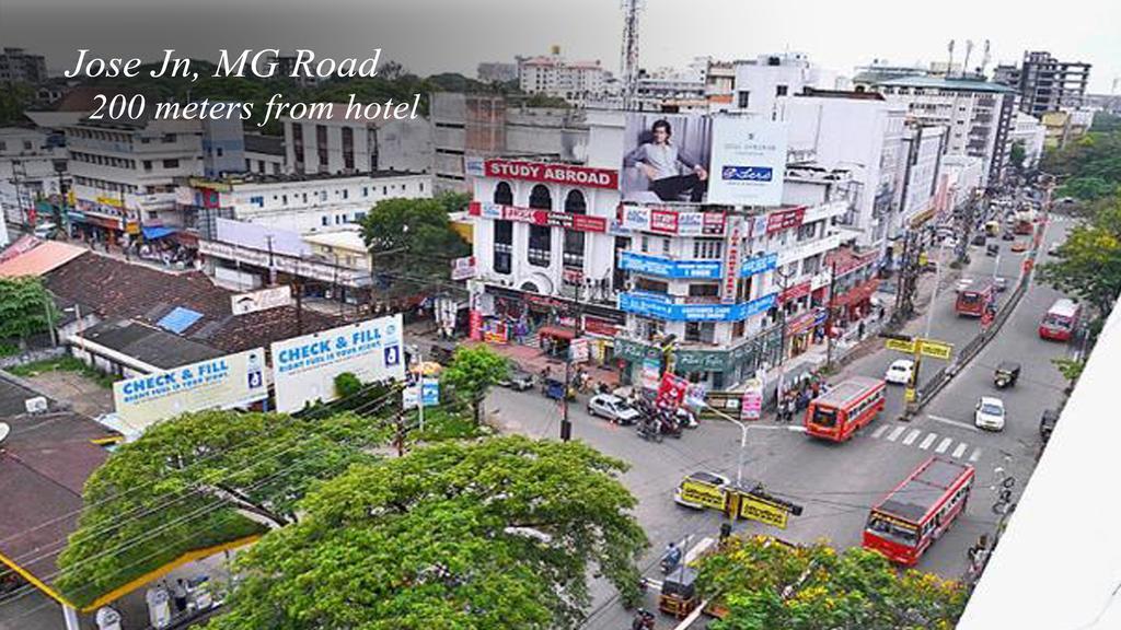 Hotel Archana Inn Kochi Buitenkant foto