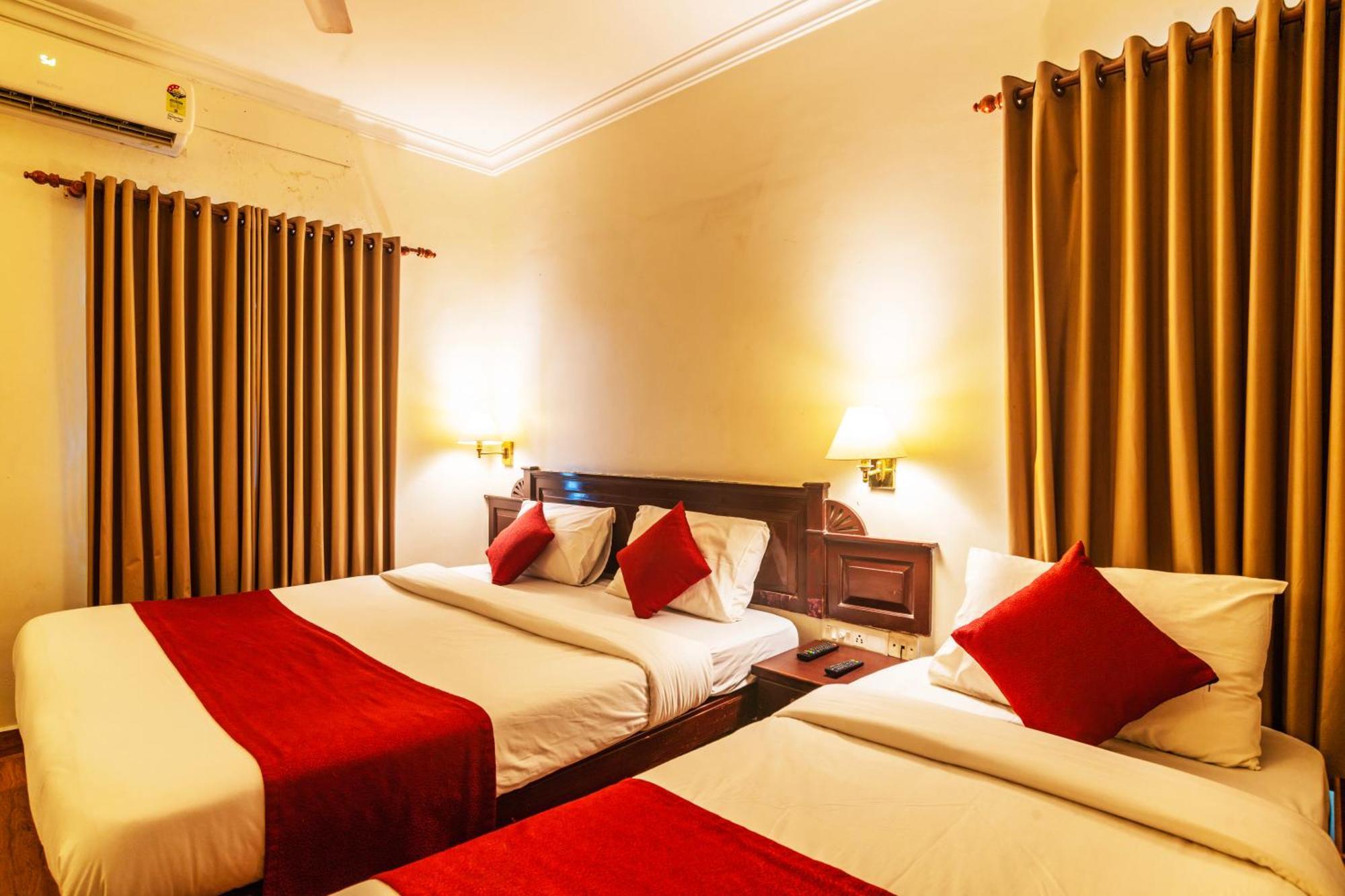 Hotel Archana Inn Kochi Buitenkant foto