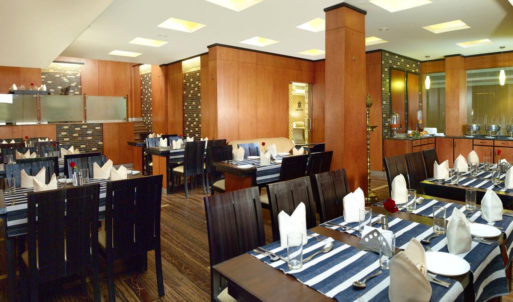 Hotel Archana Inn Kochi Buitenkant foto