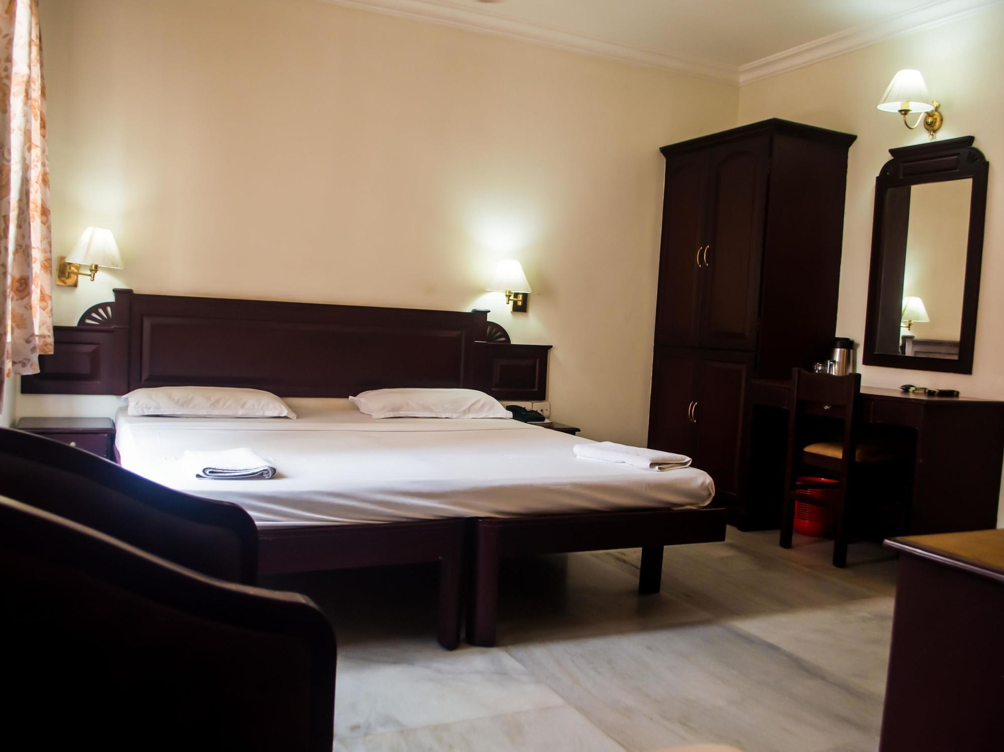 Hotel Archana Inn Kochi Buitenkant foto
