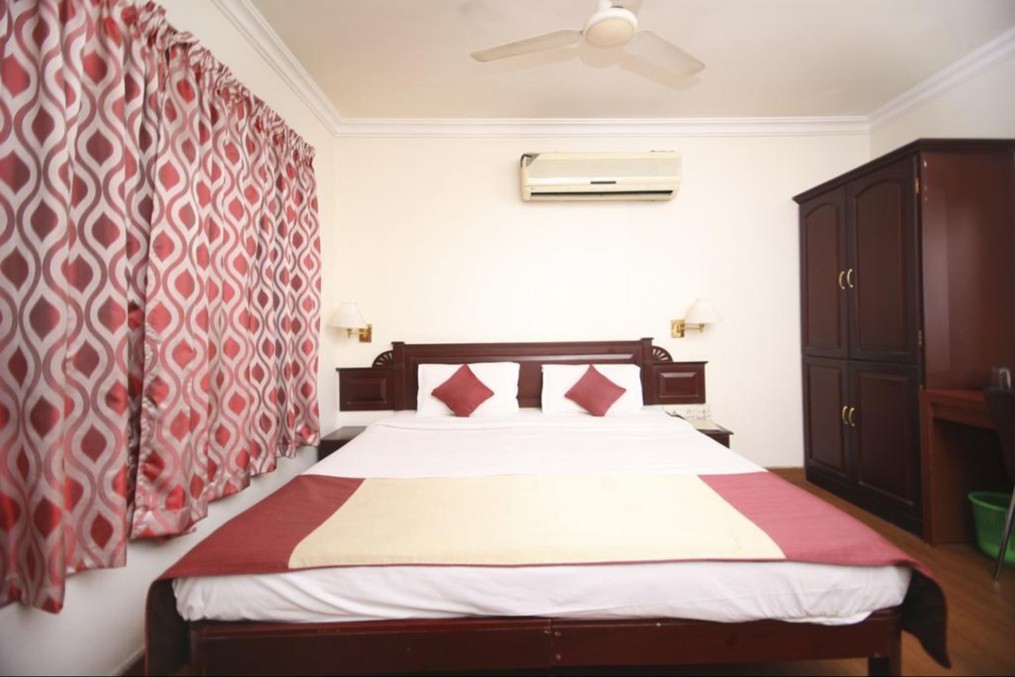 Hotel Archana Inn Kochi Buitenkant foto