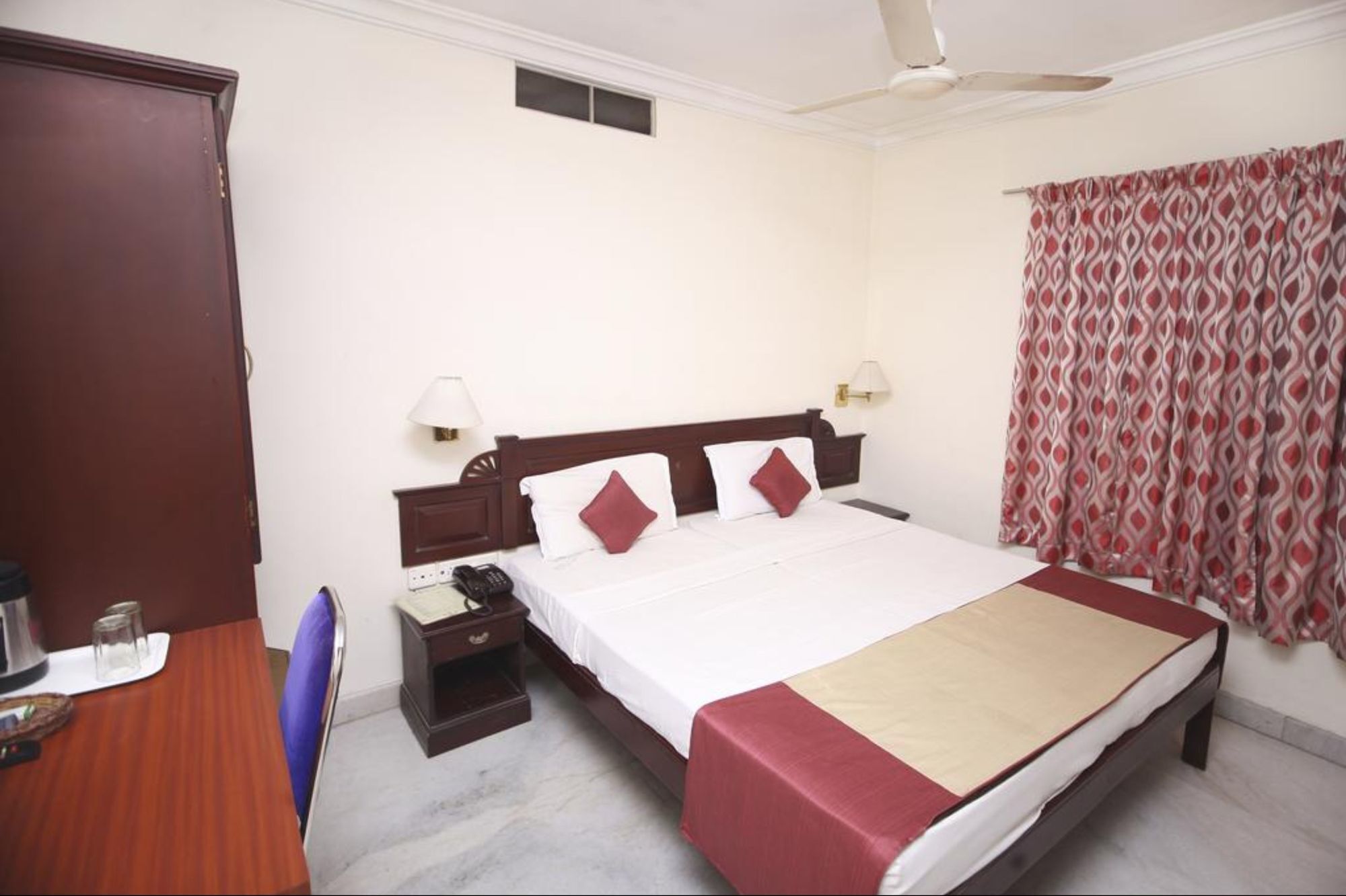 Hotel Archana Inn Kochi Buitenkant foto